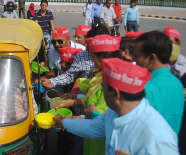 shikshamitra protest for their rights.