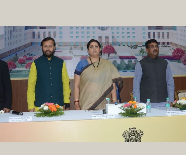 smriti irani in amethi targets rahul gandhi.