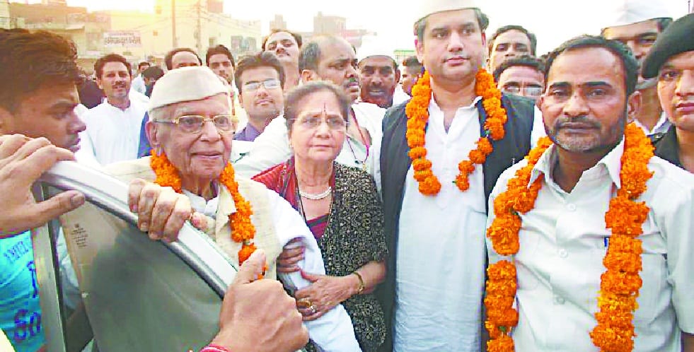 Tiwari, former chief minister's convoy passed with 80 vehicles 