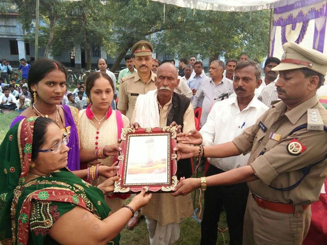 The tribute to the martyred policemen