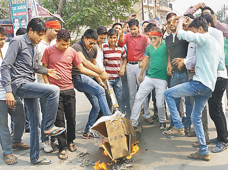 Amar Singh's funeral effigy removed, blew