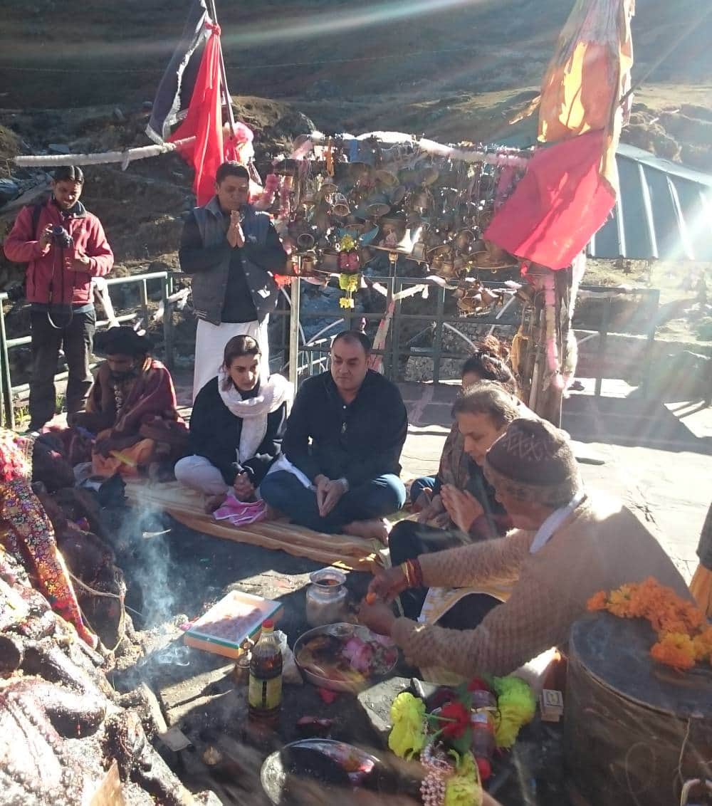 anil ambani reach kedarnath badrinath with family