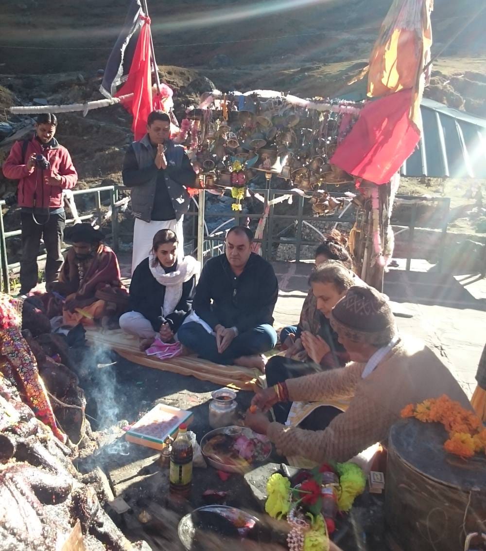 anil ambani reach kedarnath badrinath with family