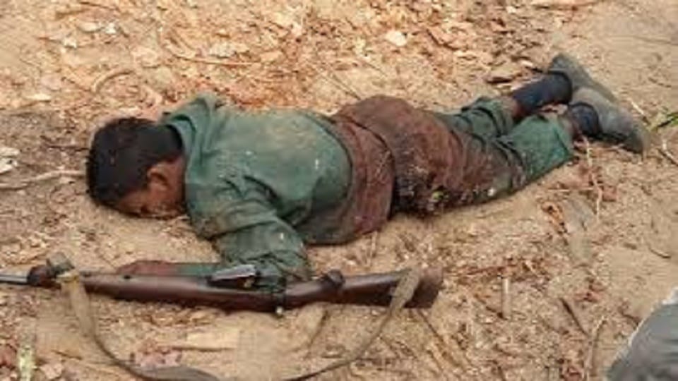 naxali killed in encounter with police in bijapur