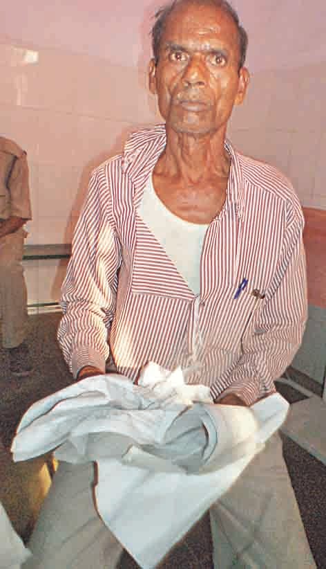 pradhan beaten headmaster