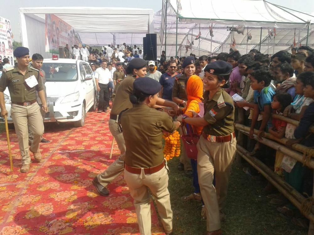 elderly man dead in cm harish rawat program