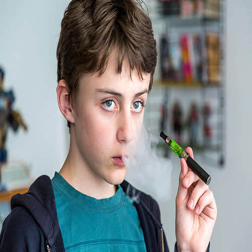 French high schools allow students to smoke