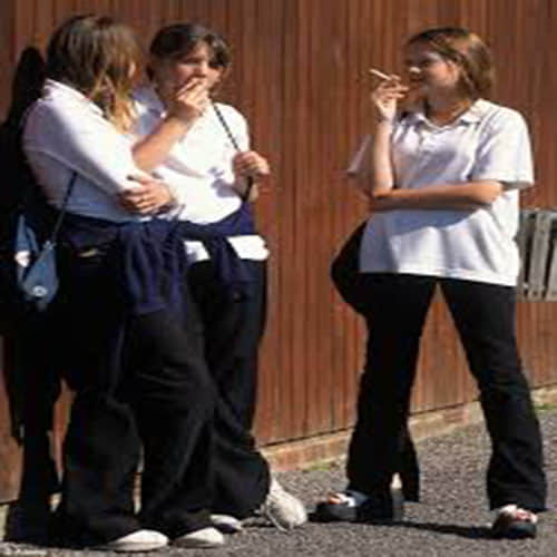 French high schools allow students to smoke