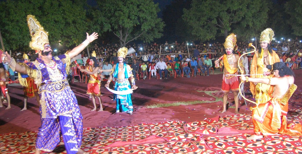 Mo. Imran burnt the effigy of Ravana