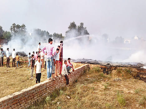 Barn fire half a dozen farmers grow ashes