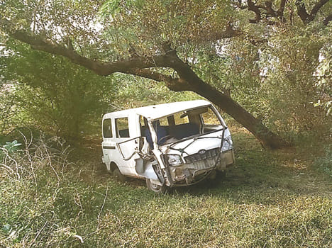 Dumper schoolchildren killed in van collision injured half a dozen kids