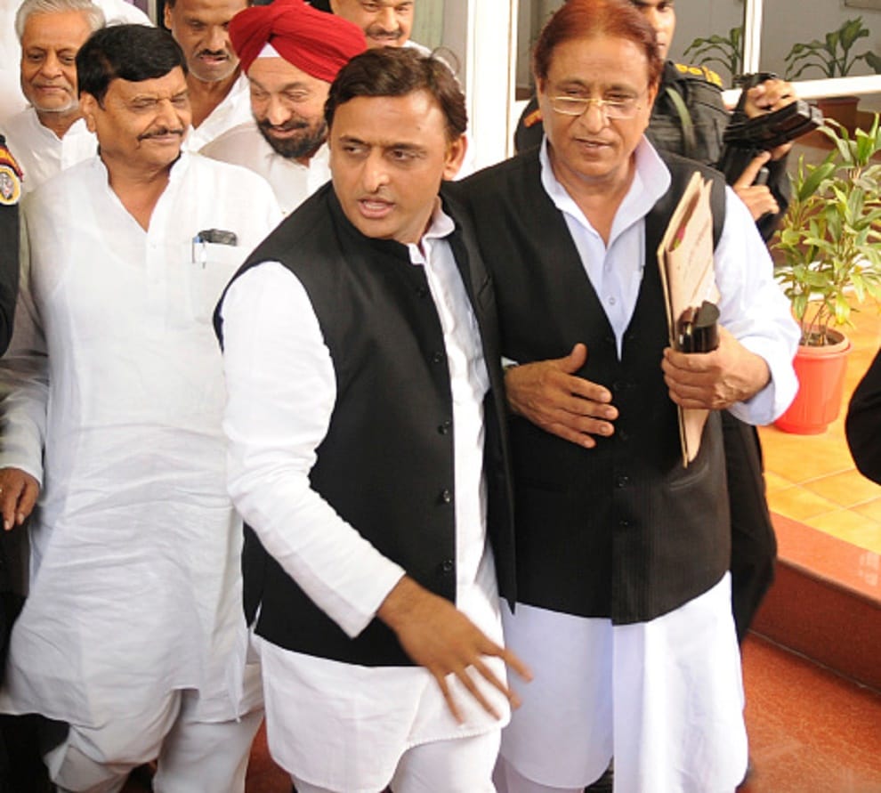 Akhilesh yadav and Shivpal yadav fight after mulayam singh speech