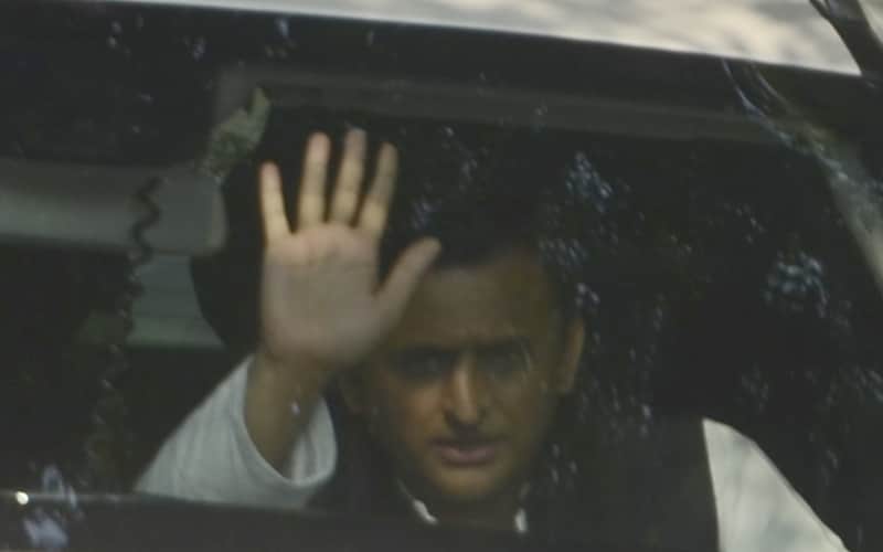akhilesh delivers very emotional speech