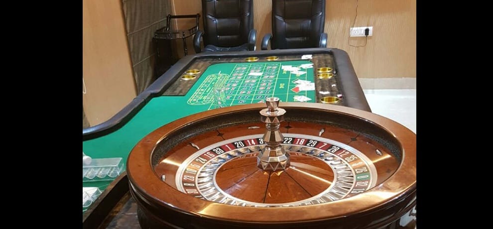 Three arrested for betting on casino