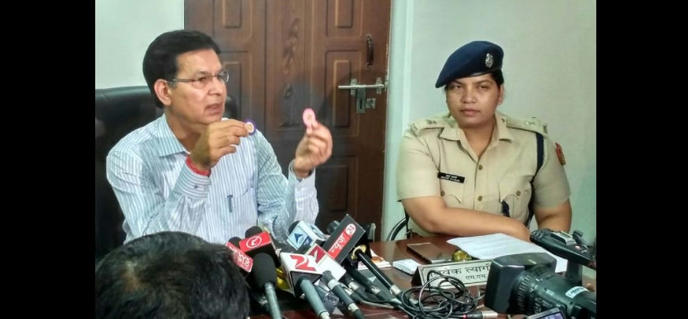 casino was running in sainik farm 5 lakh was entry fees