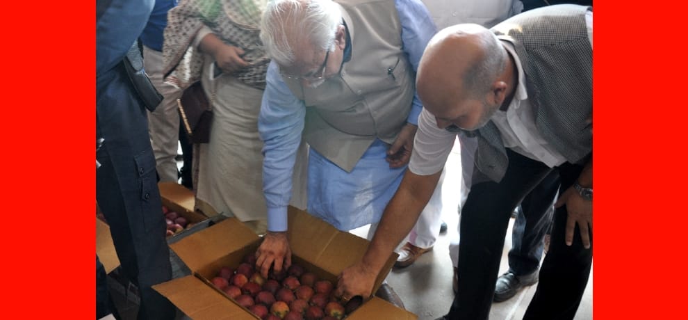 CM inaugurated Apple market and farmers market before Diwali 