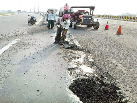 repairing joub at overbridge at fullswing