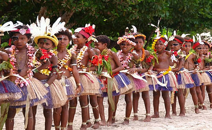 6 साल के बच्चों को यहां मिलती है सेक्स की आजादी, कारण चौंका देगा - Shocking  Sexual Tradition In Papua - Amar Ujala Hindi News Live