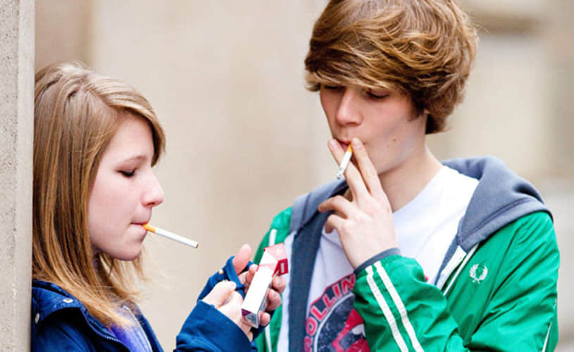 French high schools allow students to smoke