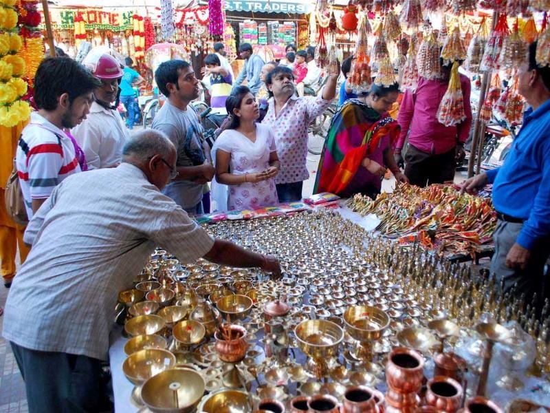 Dhanteras 2018 kharidari ka shubh muhurat, purchase timing, buying things, shopping