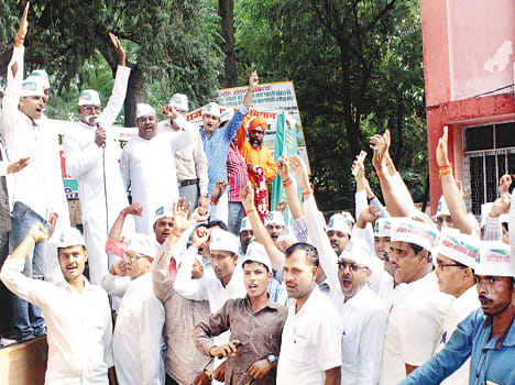 gram pradhan demonstrated