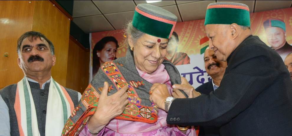 Stand-off between CM Virbhadra singh and HPCC chief Sukhvinder Singh Sukhu continuing