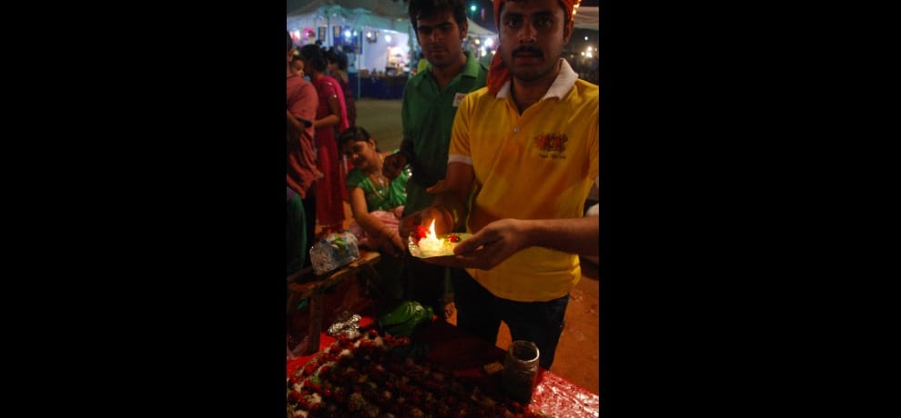 in shilp mela at noida fire paan and home decorative items are being attraction centre