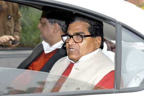 know, who is with akhilesh yadav and who is with shivpal yadav
