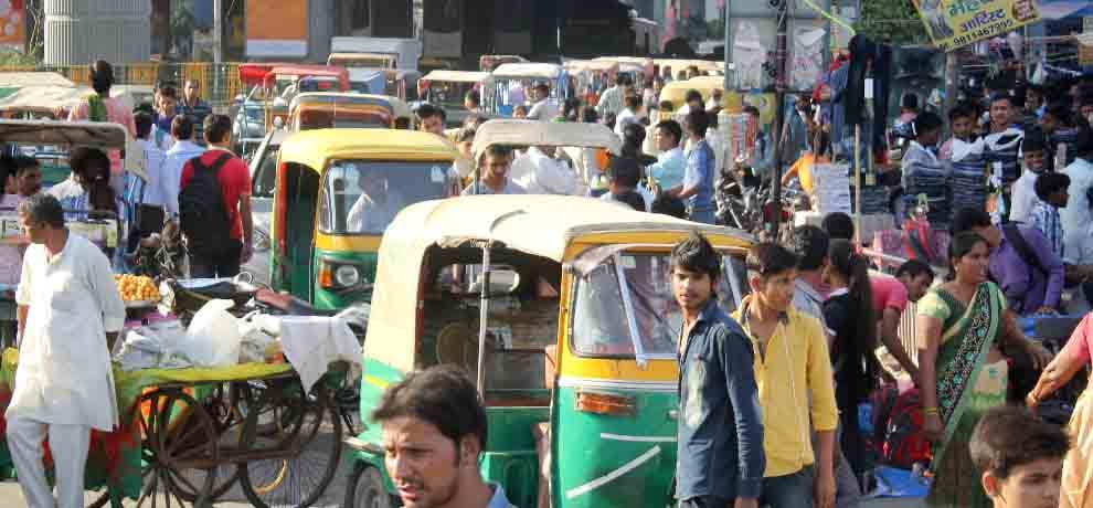 traffic jam in city problems people are disturbed