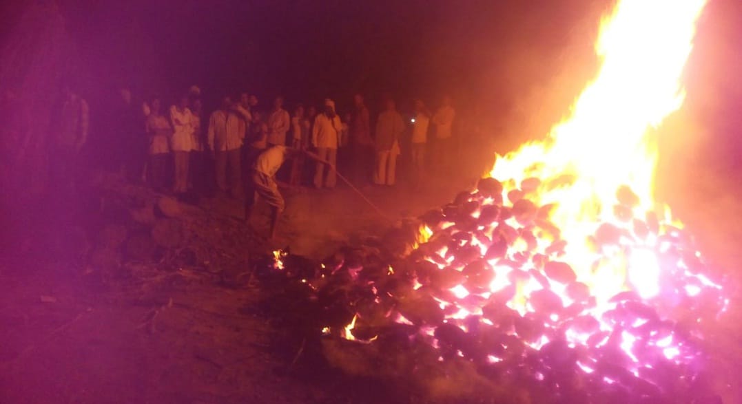 burned body in Bitode, panic