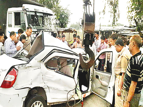 Bank manager and driver killed in accident