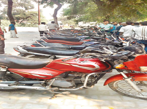 Bike thief arrested three members of the gang