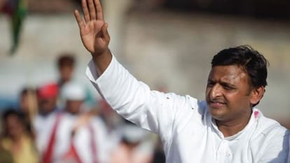 Akhilesh yadav will get advantages of PariWar fight
