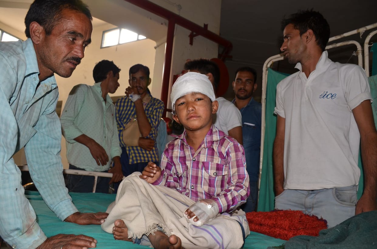 7 year boy fight to leopard.