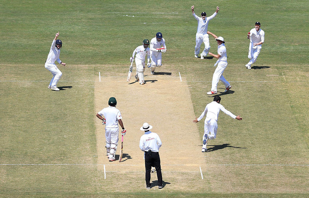 Hashim Amla become 10000th LBW victim in test cricket 