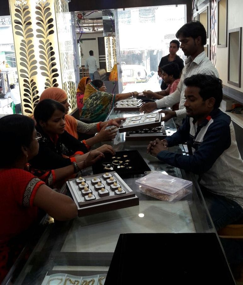 Diwali in the market lively
