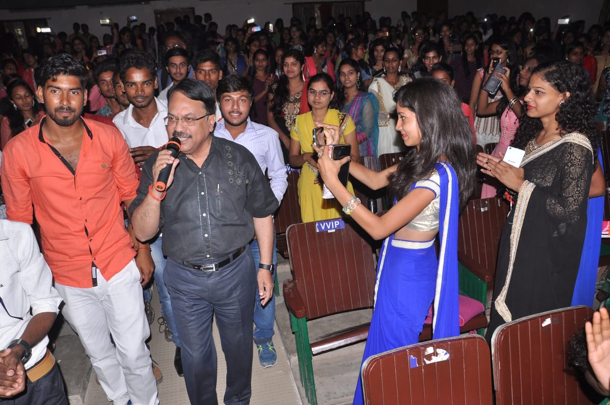 Fresher party in gorakhpur university