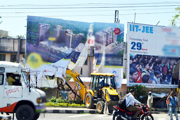 Cross banner deviates from Kanpur