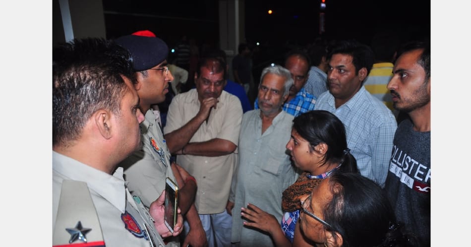 Mafia terror in punjab, stabbed 14 times Then fingers were chopped