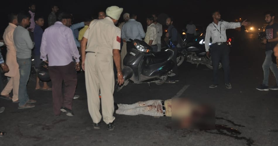 Mafia terror in punjab, stabbed 14 times Then fingers were chopped