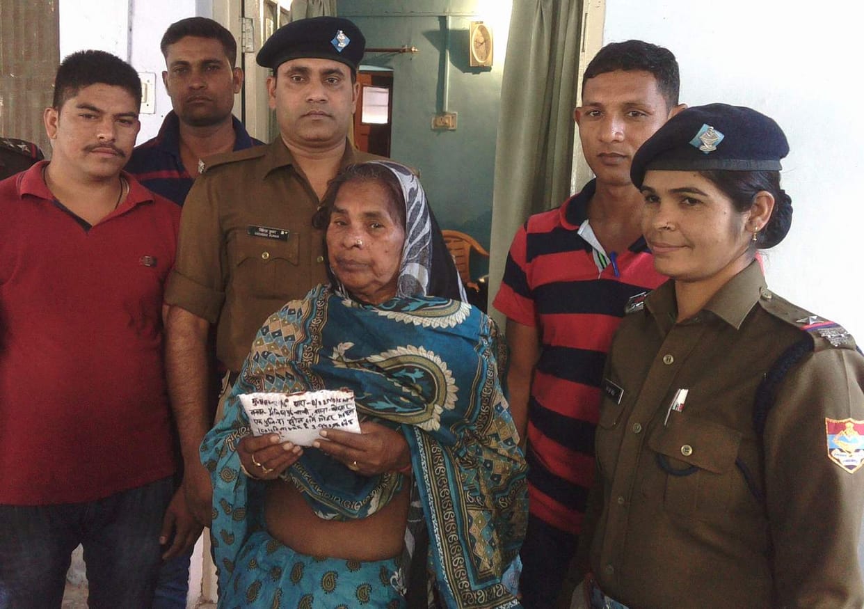 police arrested smack smuggler.