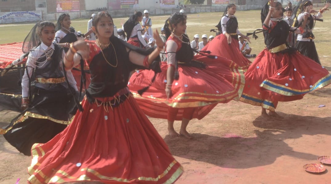 sabase tej daude pravendr, subhaash ne lagaee lambee chhalaang