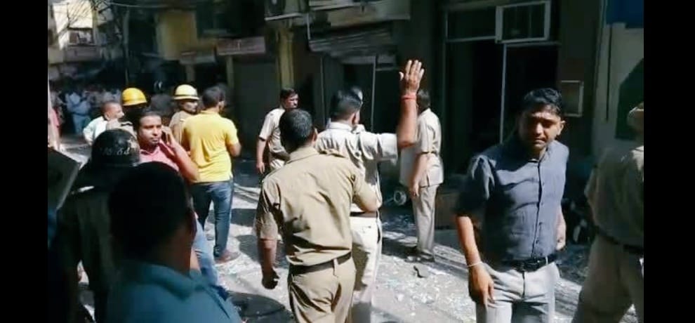  One dead in an explosion in Delhi's Naya Bazar; anti-terror wing and special cell at the spot