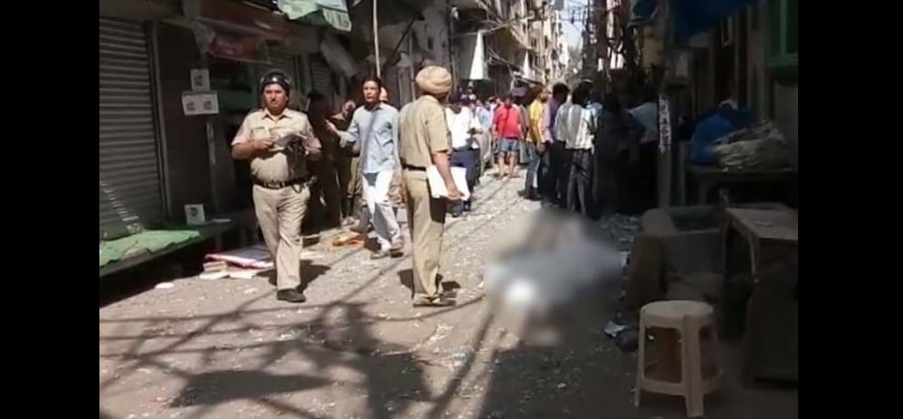  One dead in an explosion in Delhi's Naya Bazar; anti-terror wing and special cell at the spot