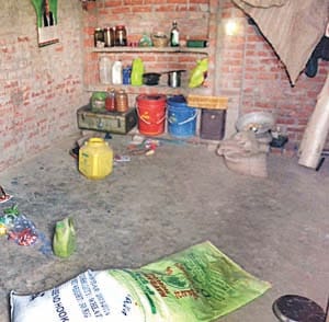 officers awkes after lady died of starving
