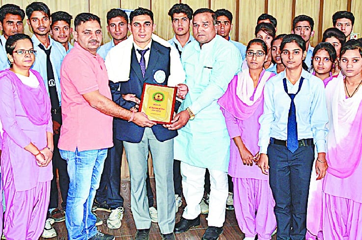 World player of the winning team received Nitin