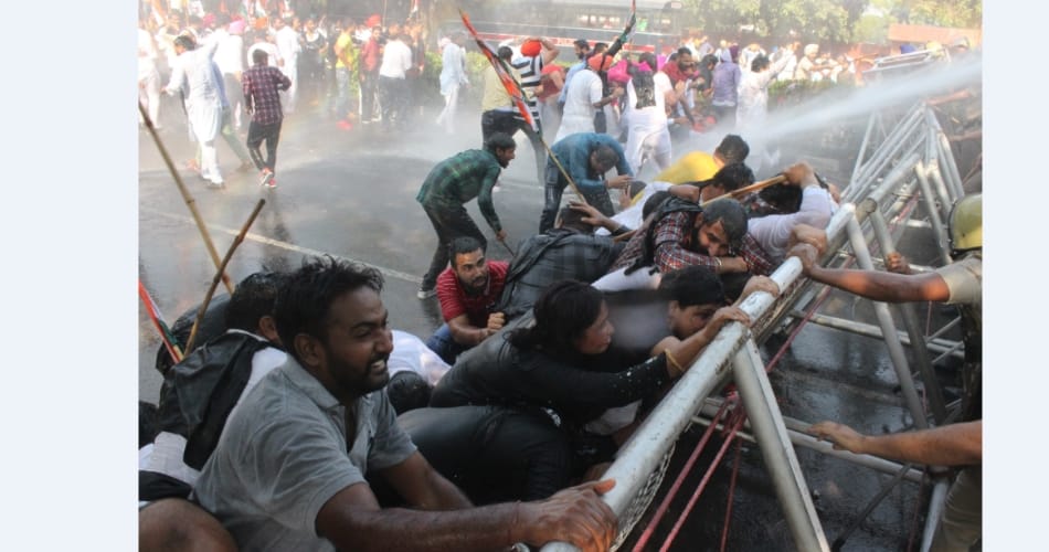 Police water cannons expelled Youth Congress in chandigarh