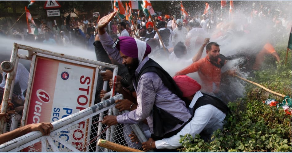 Police water cannons expelled Youth Congress in chandigarh