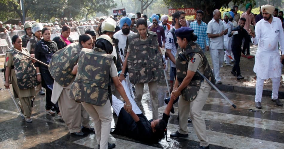 Police water cannons expelled Youth Congress in chandigarh