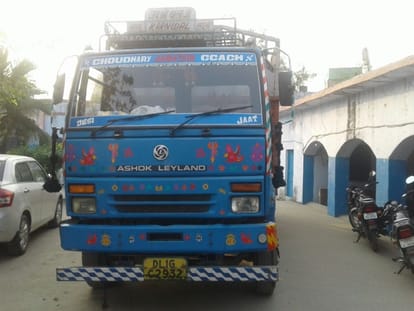 alcohol seized, traffickers left with the money, five lac drinks sold in